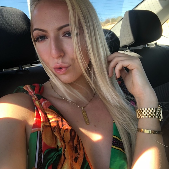 Meet your Posher, Rachel - Picture 1 of 1